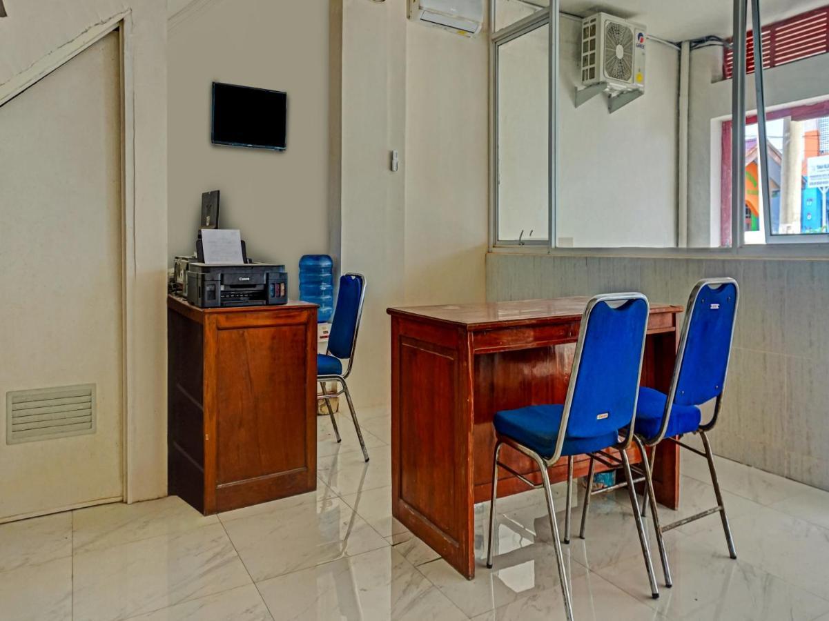 Reddoorz At Jalan Somba Opu Losari Макасар Екстериор снимка