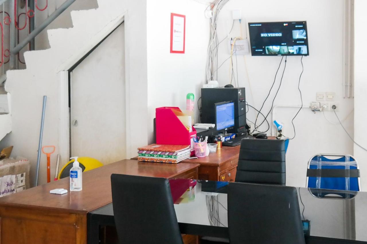 Reddoorz At Jalan Somba Opu Losari Макасар Екстериор снимка