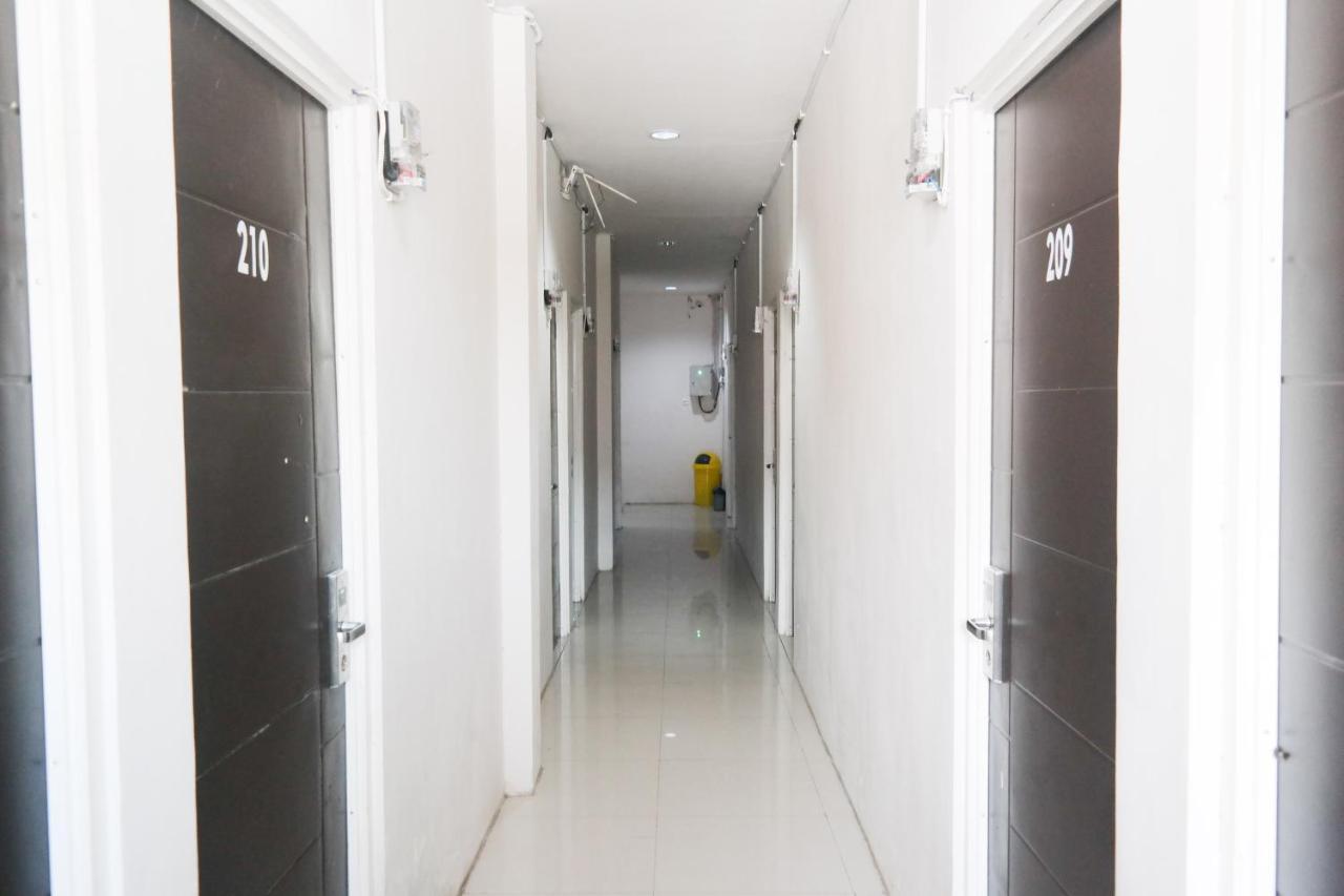 Reddoorz At Jalan Somba Opu Losari Макасар Екстериор снимка