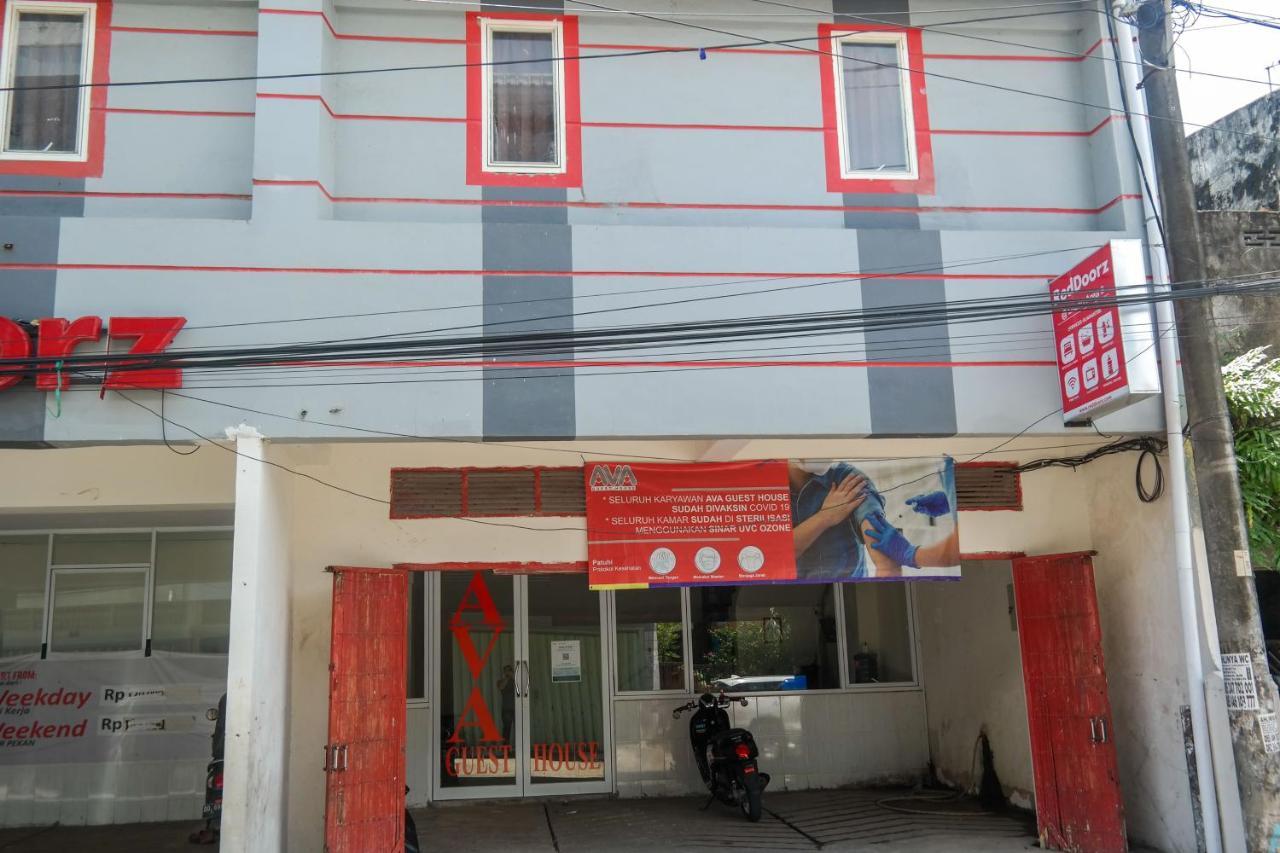 Reddoorz At Jalan Somba Opu Losari Макасар Екстериор снимка