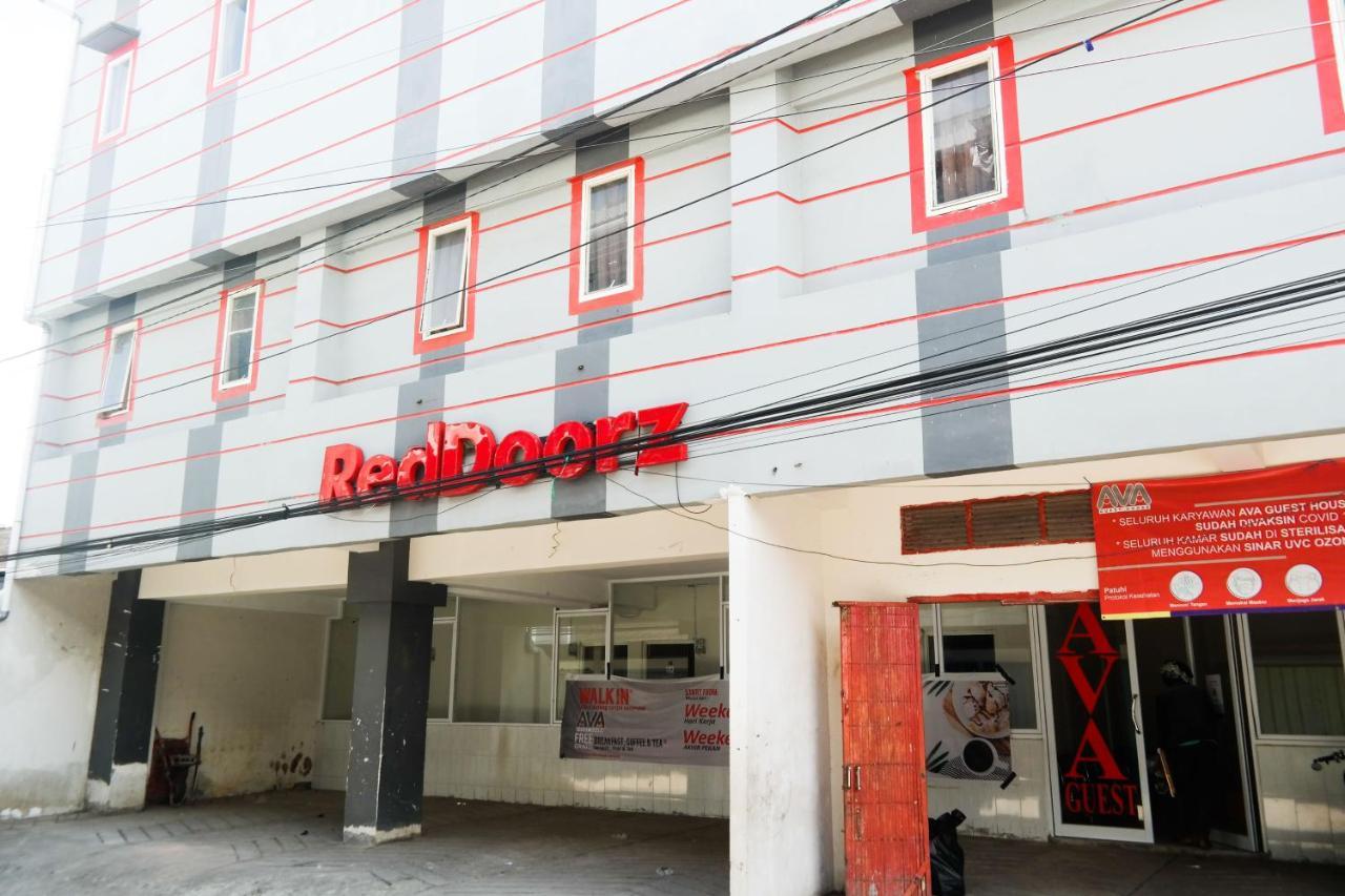 Reddoorz At Jalan Somba Opu Losari Макасар Екстериор снимка